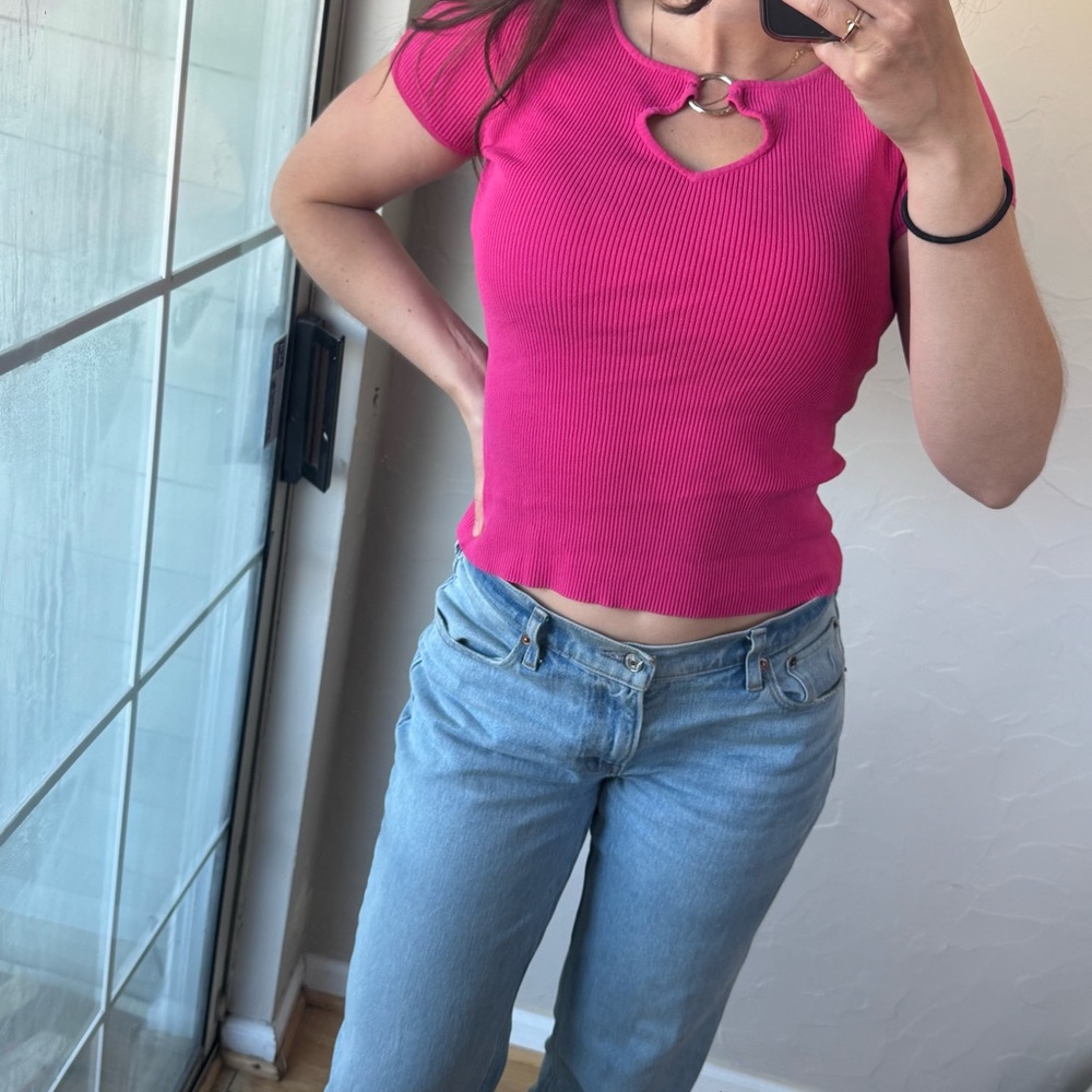90s key hole tshirt